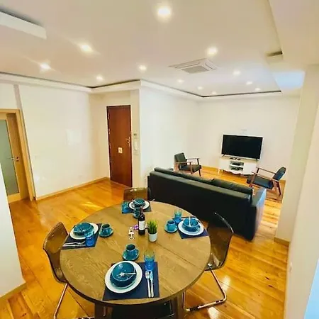Lisbon 67 Amazing Family Flat In Great Location City Center-3